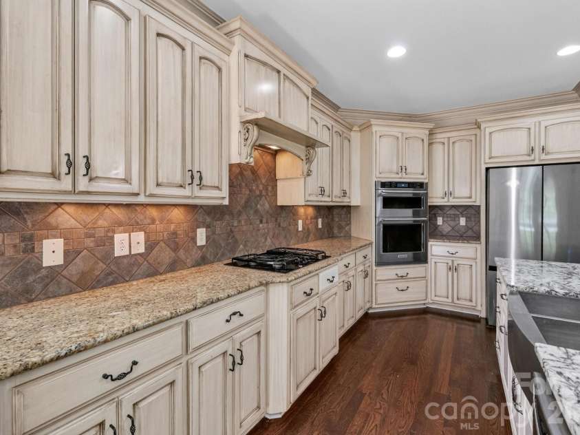 6543 Robin Hollow Drive, Mint Hill, NC 28227.  MLS# CAR4385077, YatesRealty ID 31800. 