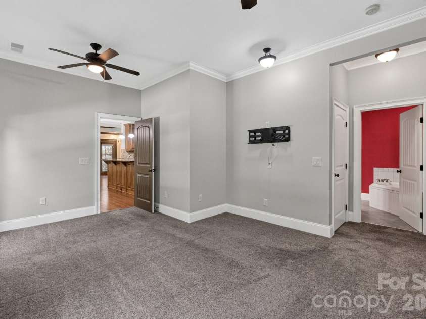 6543 Robin Hollow Drive, Mint Hill, NC 28227.  MLS# CAR4385077, YatesRealty ID 31800. 