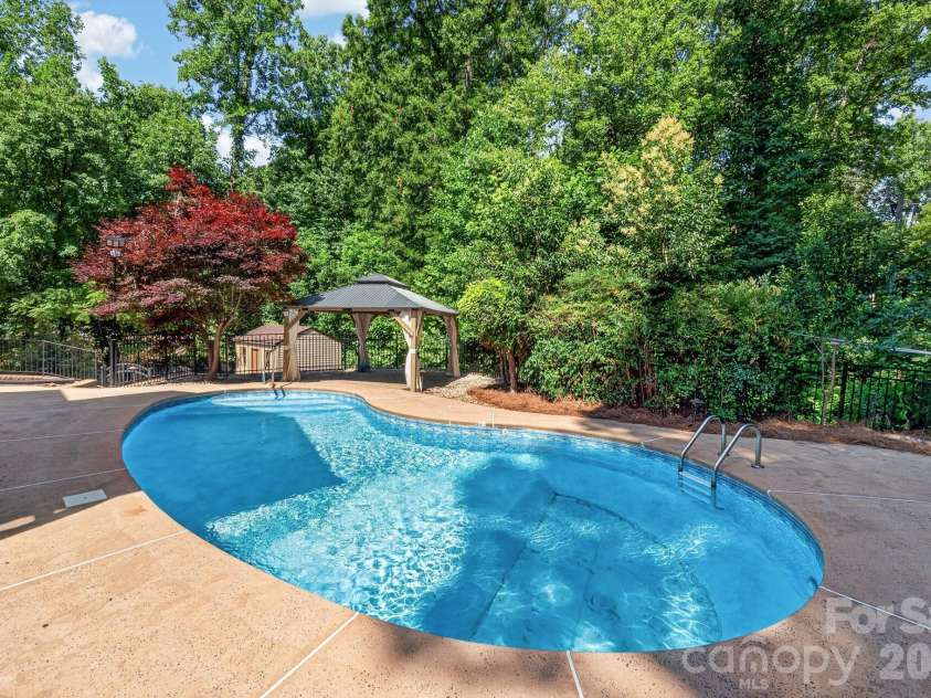 6543 Robin Hollow Drive, Mint Hill, NC 28227.  MLS# CAR4385077, YatesRealty ID 31800. 