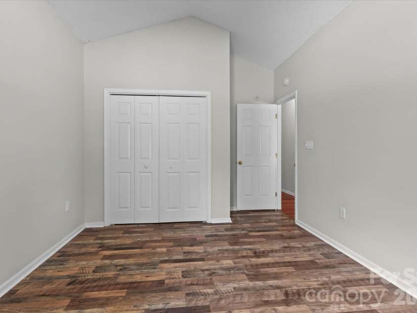 11823 Harris Ridge Drive, Charlotte, NC 28269.  MLS# CAR4370842, YatesRealty ID 31801. 