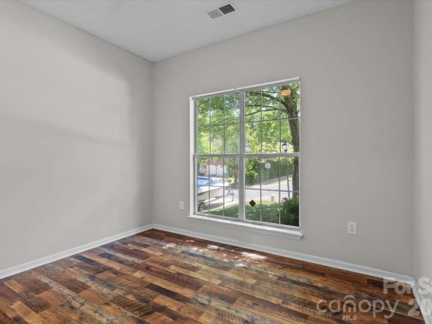 11823 Harris Ridge Drive, Charlotte, NC 28269.  MLS# CAR4370842, YatesRealty ID 31801. 