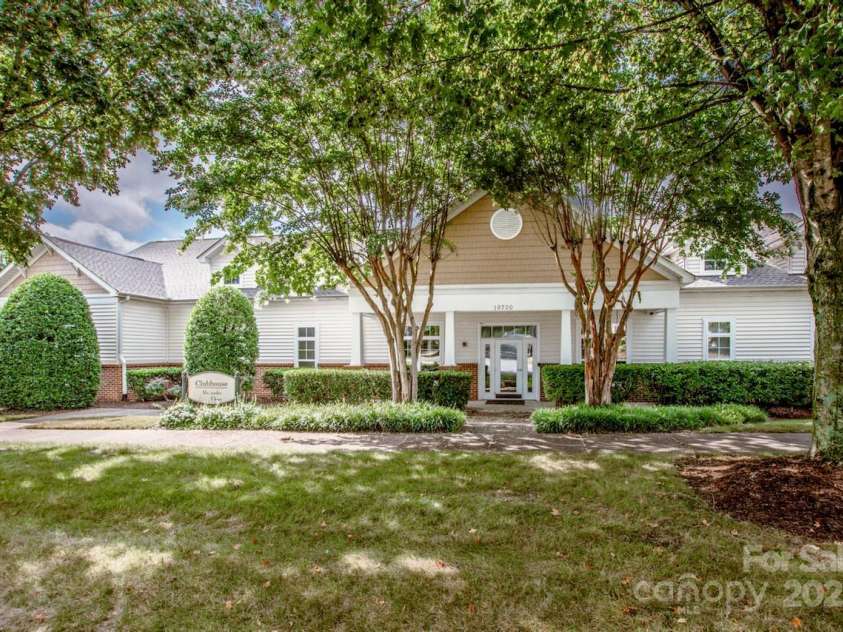 17151 Doe Valley Court, Cornelius, NC 28031.  MLS# CAR4286803, YatesRealty ID 31801. A Clubhouse