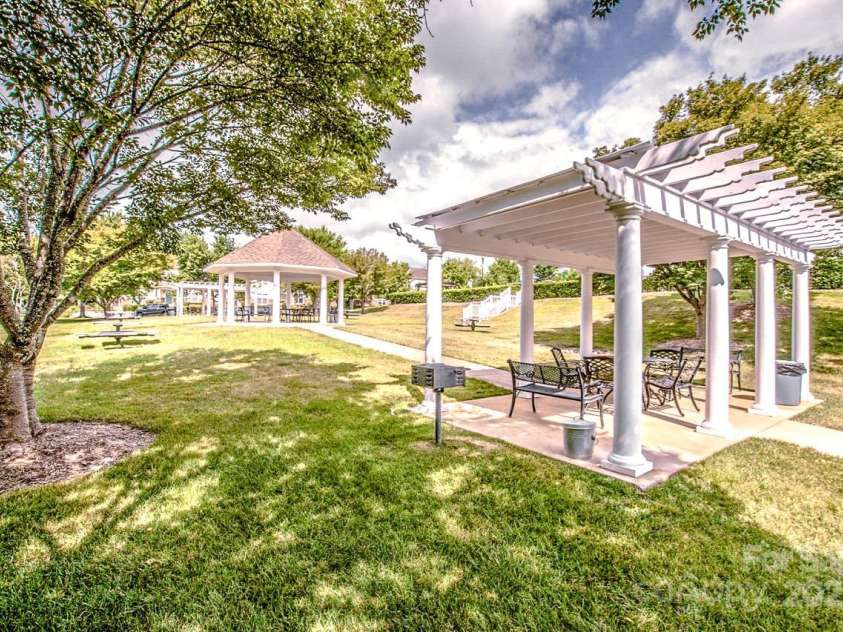 17151 Doe Valley Court, Cornelius, NC 28031.  MLS# CAR4286803, YatesRealty ID 31801. Picnic Area