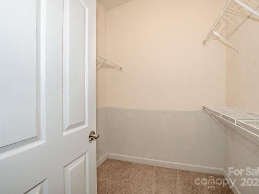 17151 Doe Valley Court, Cornelius, NC 28031.  MLS# CAR4286803, YatesRealty ID 31801. Walk-In Closet