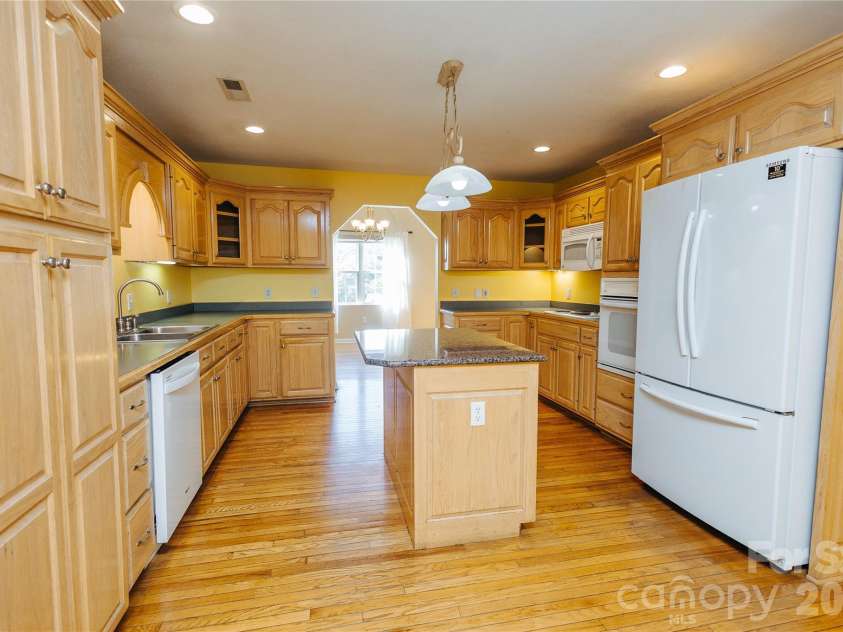 1895 Airport Road, Marion, NC 28752.  MLS# CAR4394606, YatesRealty ID 31802. 