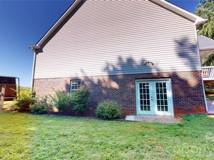 1895 Airport Road, Marion, NC 28752.  MLS# CAR4394606, YatesRealty ID 31802. 
