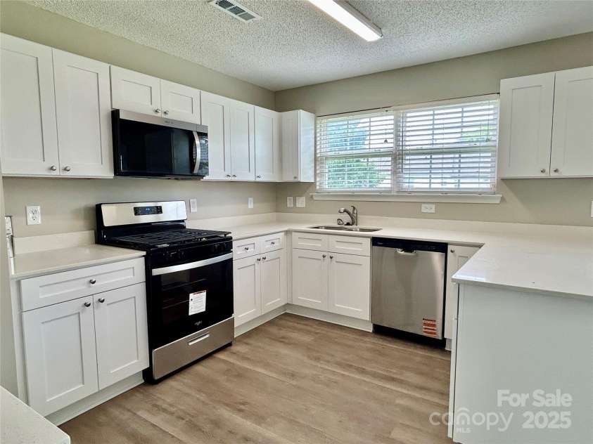 4424 Staffordshire Lane, Charlotte, NC 28213.  MLS# CAR4274521, YatesRealty ID 31803. 