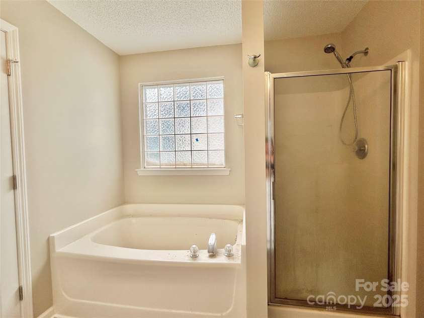 4424 Staffordshire Lane, Charlotte, NC 28213.  MLS# CAR4274521, YatesRealty ID 31803. 