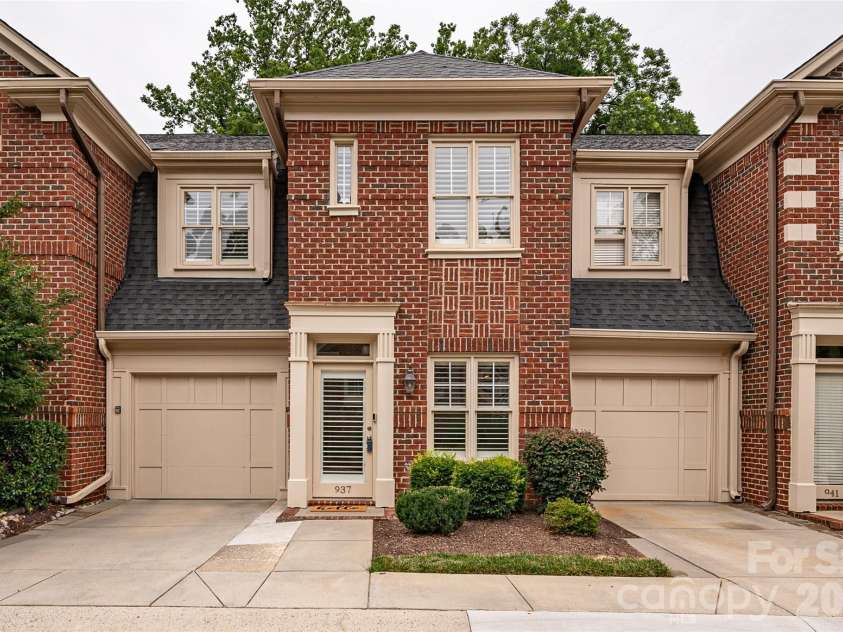 937 Park Slope Drive, Charlotte, NC 28209.  MLS# CAR4393902, YatesRealty ID 31803. 
