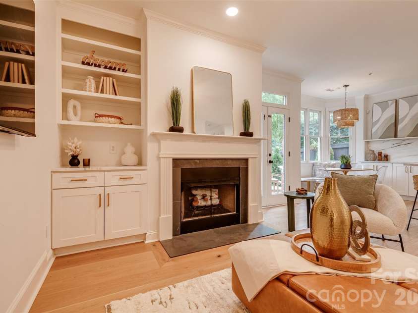 937 Park Slope Drive, Charlotte, NC 28209.  MLS# CAR4393902, YatesRealty ID 31803. 