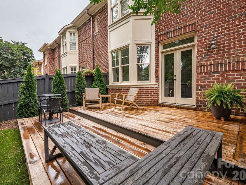 937 Park Slope Drive, Charlotte, NC 28209.  MLS# CAR4393902, YatesRealty ID 31803. 