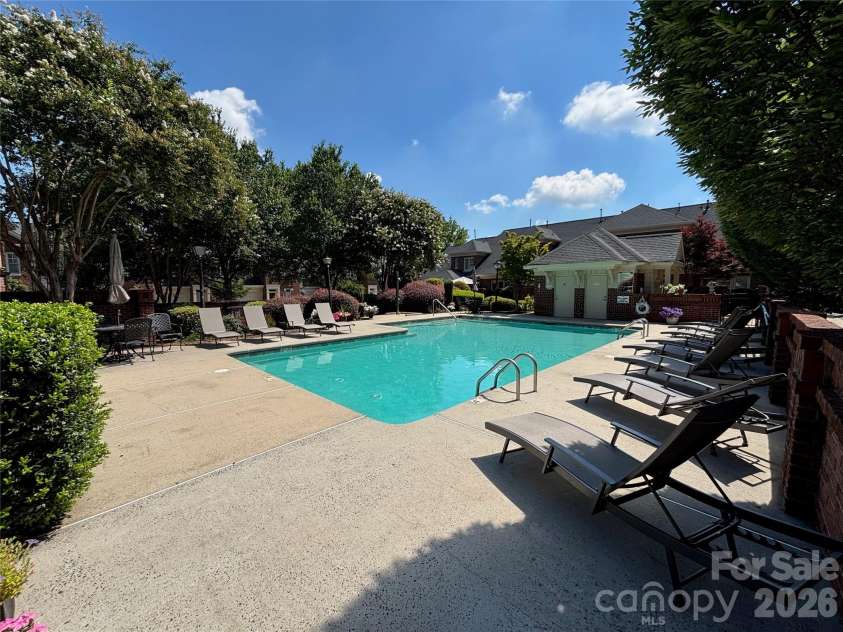 937 Park Slope Drive, Charlotte, NC 28209.  MLS# CAR4393902, YatesRealty ID 31803. 