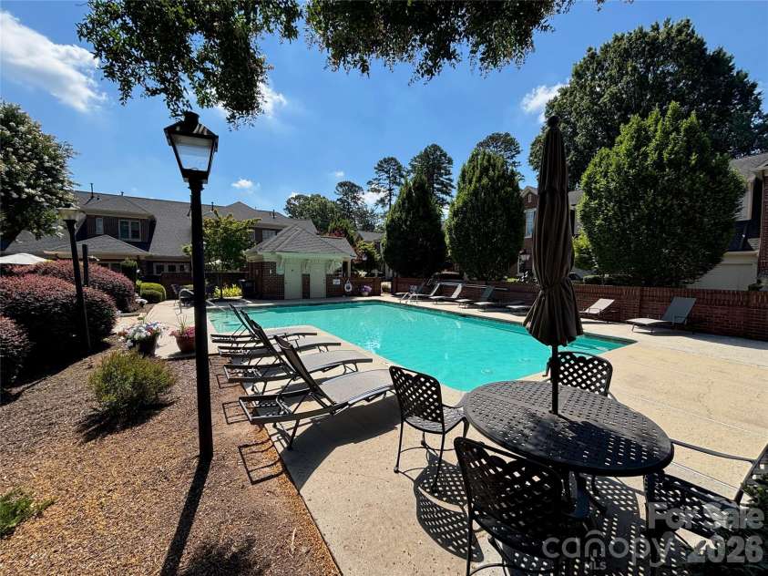 937 Park Slope Drive, Charlotte, NC 28209.  MLS# CAR4393902, YatesRealty ID 31803. 