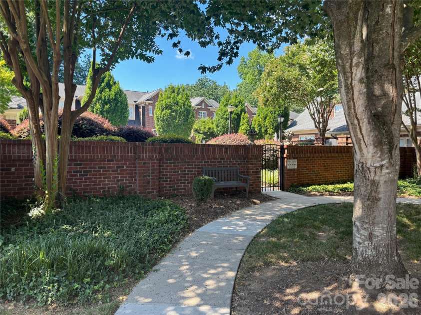 937 Park Slope Drive, Charlotte, NC 28209.  MLS# CAR4393902, YatesRealty ID 31803. 