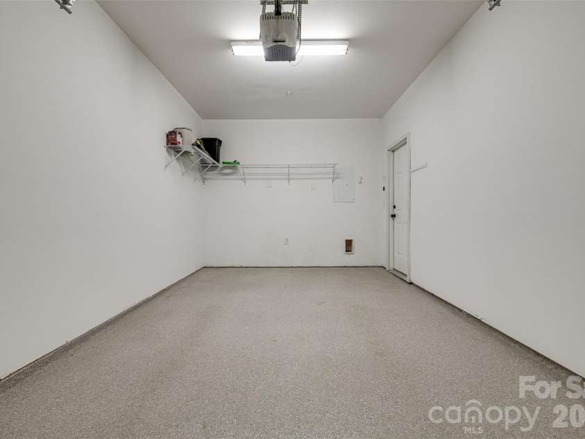 937 Park Slope Drive, Charlotte, NC 28209.  MLS# CAR4393902, YatesRealty ID 31803. Garage - Epoxy Floor