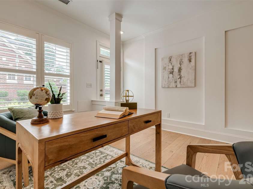 937 Park Slope Drive, Charlotte, NC 28209.  MLS# CAR4393902, YatesRealty ID 31803. Office or Dining Room