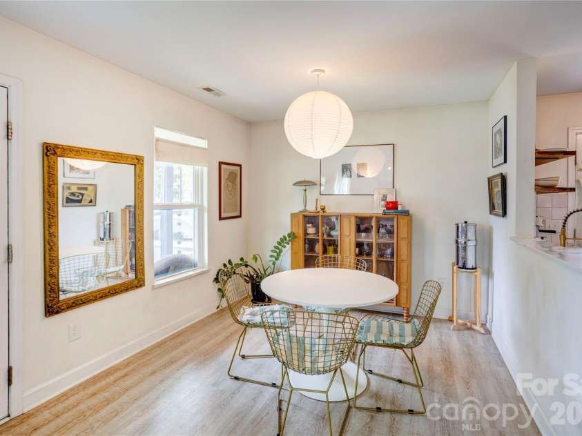 122 Crowell Drive, Concord, NC 28025.  MLS# CAR4388957, YatesRealty ID 31804. Dining area