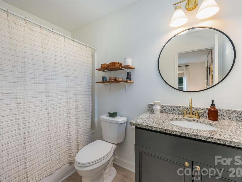 122 Crowell Drive, Concord, NC 28025.  MLS# CAR4388957, YatesRealty ID 31804. Primary en suite
