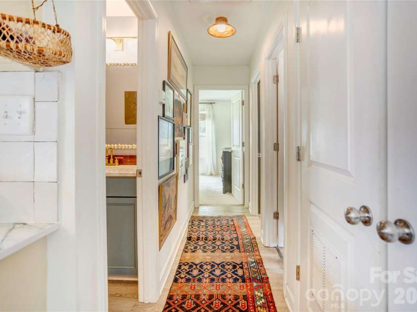 122 Crowell Drive, Concord, NC 28025.  MLS# CAR4388957, YatesRealty ID 31804. Spacious hallway
