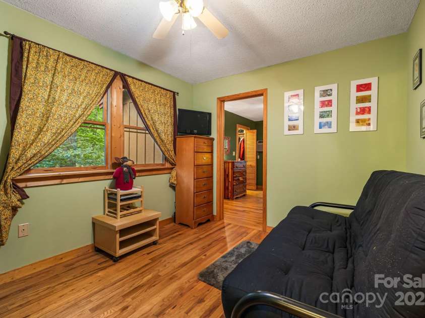 180 Grace Way, Green Mountain, NC 28740.  MLS# CAR4276966, YatesRealty ID 31804. 