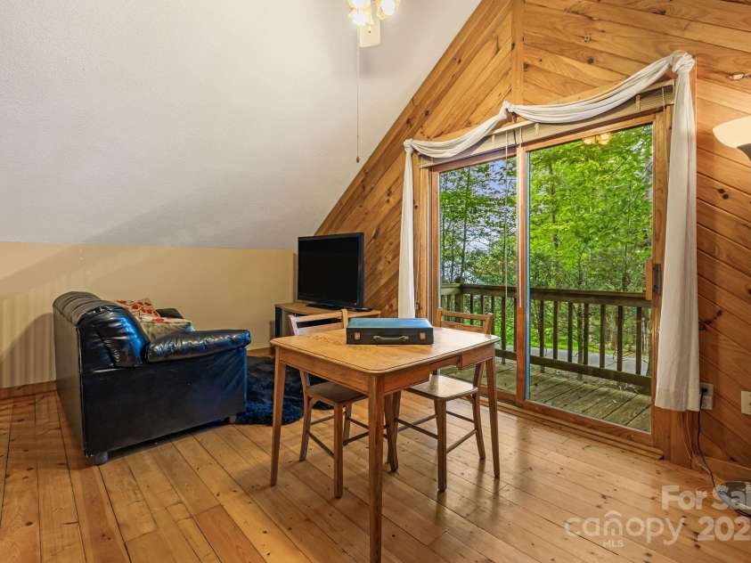 180 Grace Way, Green Mountain, NC 28740.  MLS# CAR4276966, YatesRealty ID 31804. 