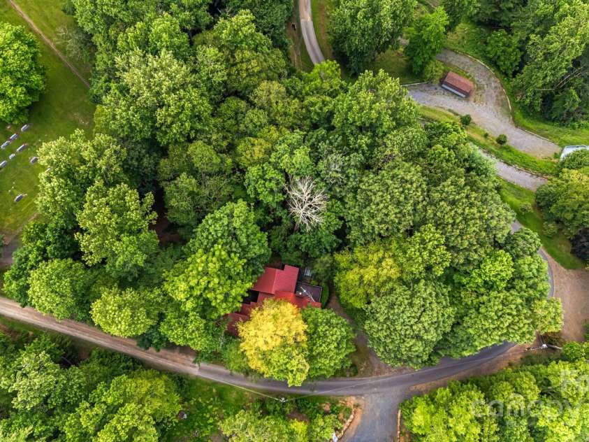 180 Grace Way, Green Mountain, NC 28740.  MLS# CAR4276966, YatesRealty ID 31804. 