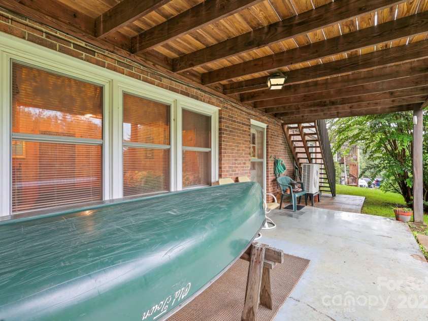 1074 Nikanor Road, West Jefferson, NC 28694.  MLS# CAR4289358, YatesRealty ID 31805. 