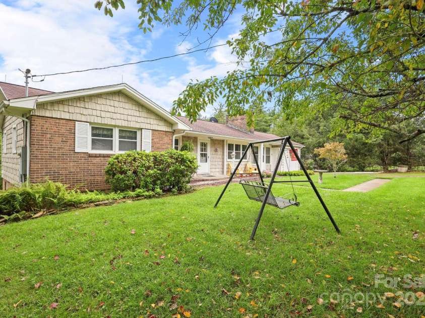 1074 Nikanor Road, West Jefferson, NC 28694.  MLS# CAR4289358, YatesRealty ID 31805. 