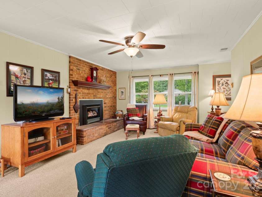 1074 Nikanor Road, West Jefferson, NC 28694.  MLS# CAR4289358, YatesRealty ID 31805. 