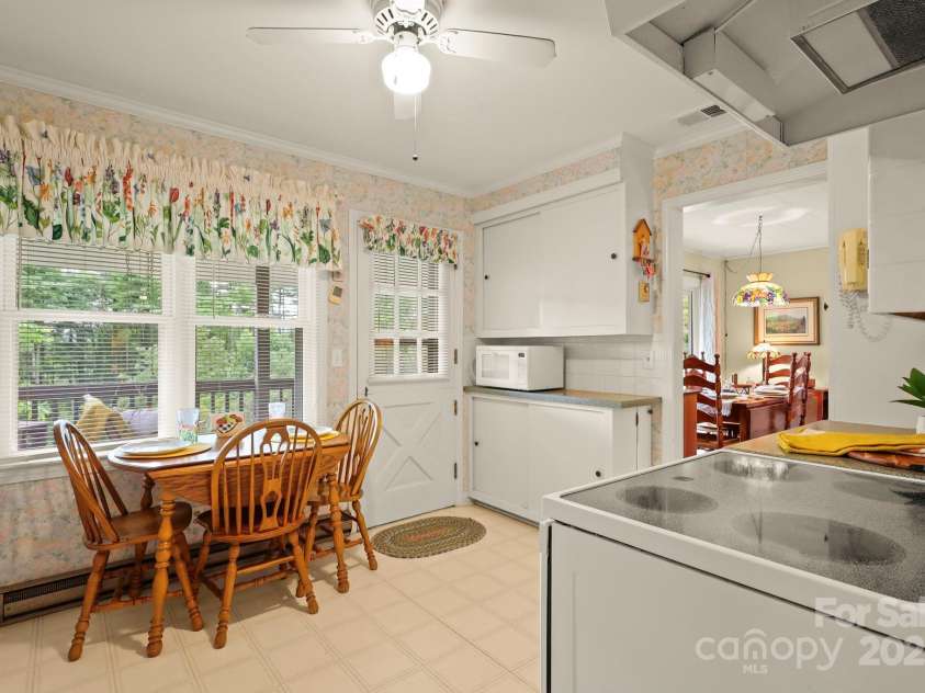 1074 Nikanor Road, West Jefferson, NC 28694.  MLS# CAR4289358, YatesRealty ID 31805. 