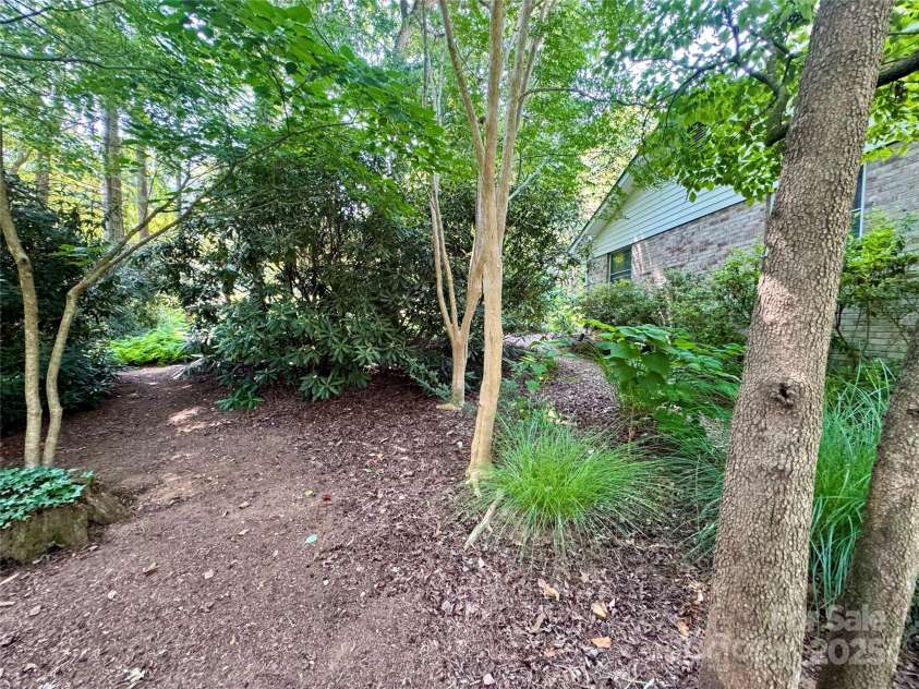 206 Rock Hill Avenue, Hendersonville, NC 28792.  MLS# CAR4280026, YatesRealty ID 31806. Paths