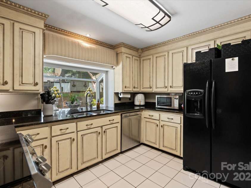 1496 Hardwood Circle, Newton, NC 28658.  MLS# CAR4281283, YatesRealty ID 31808. 