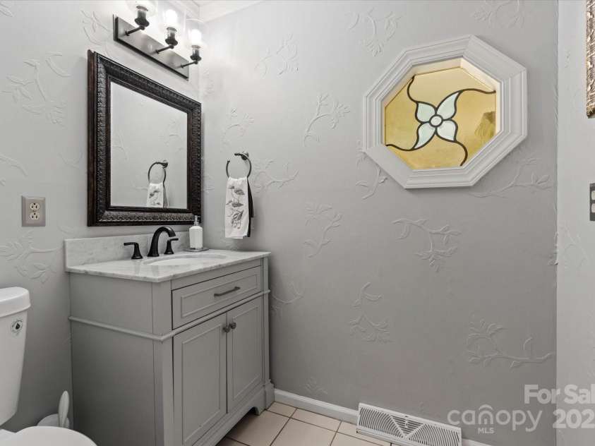 1496 Hardwood Circle, Newton, NC 28658.  MLS# CAR4281283, YatesRealty ID 31808. 