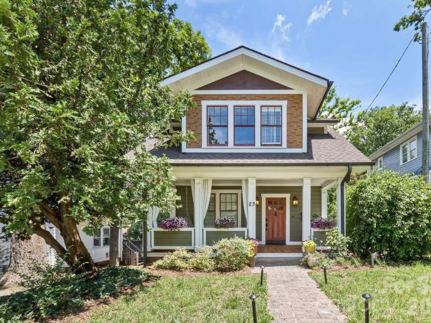 23 Woodvale Avenue, Asheville, NC 28804.  MLS# CAR4385659, YatesRealty ID 31808. 
