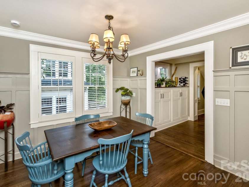 23 Woodvale Avenue, Asheville, NC 28804.  MLS# CAR4385659, YatesRealty ID 31808. 
