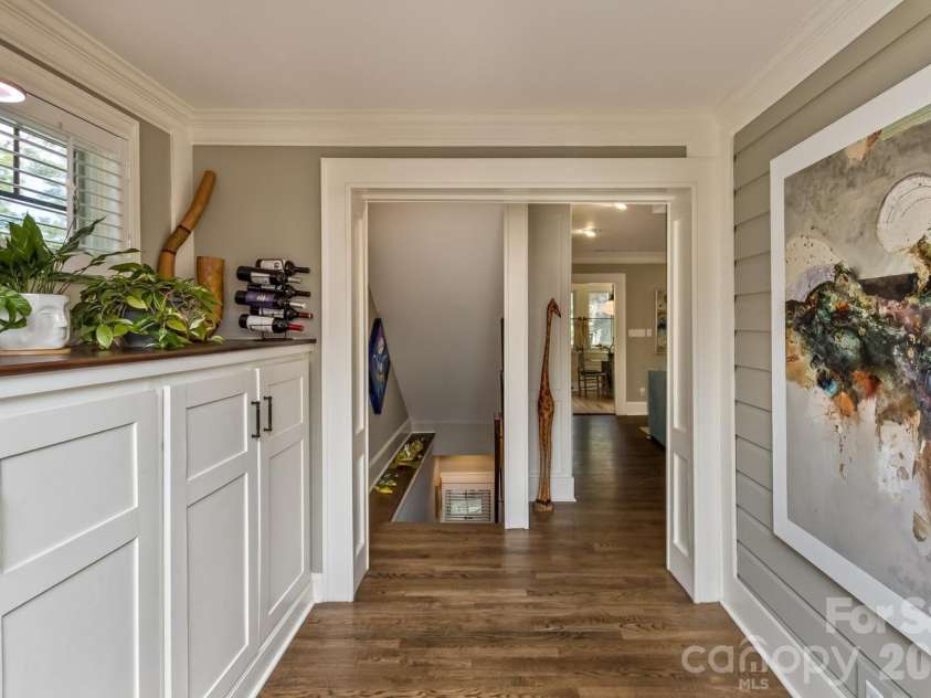 23 Woodvale Avenue, Asheville, NC 28804.  MLS# CAR4385659, YatesRealty ID 31808. 