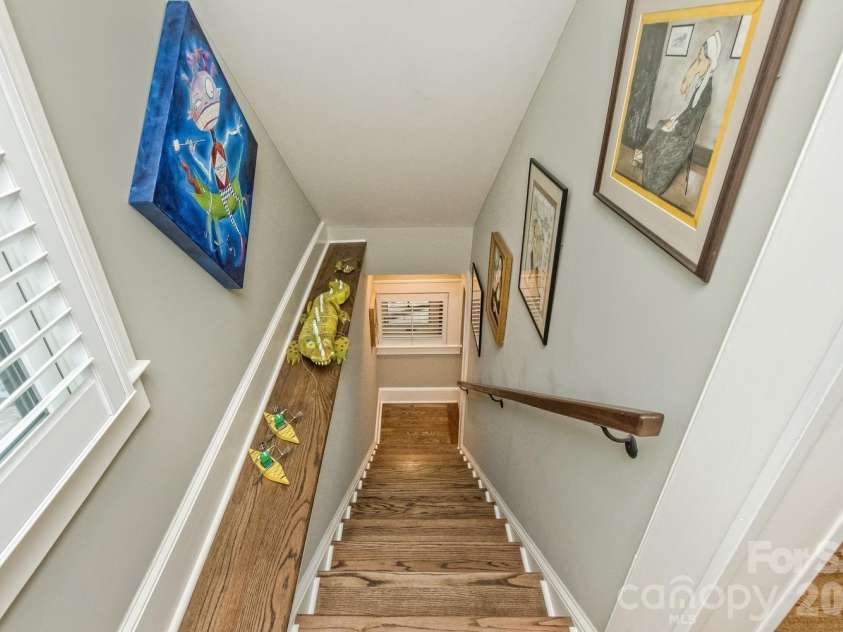 23 Woodvale Avenue, Asheville, NC 28804.  MLS# CAR4385659, YatesRealty ID 31808. 