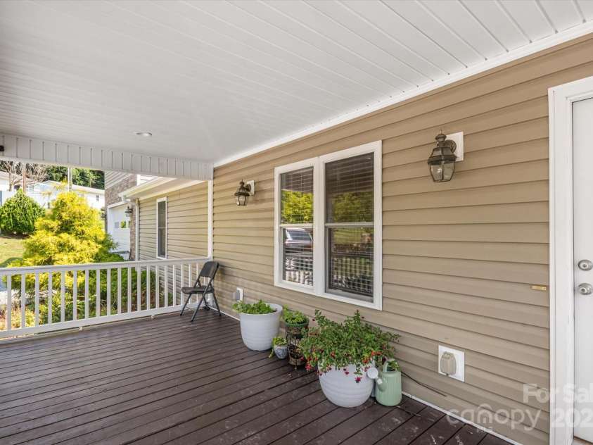 40 Alabama Avenue, Marion, NC 28752.  MLS# CAR4277488, YatesRealty ID 3181. 