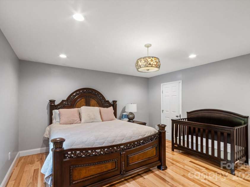 40 Alabama Avenue, Marion, NC 28752.  MLS# CAR4277488, YatesRealty ID 3181. 