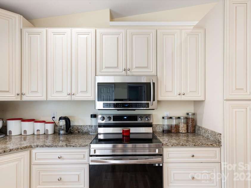 40 Alabama Avenue, Marion, NC 28752.  MLS# CAR4277488, YatesRealty ID 3181. 