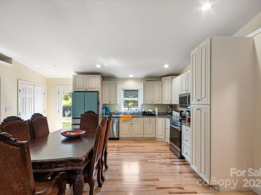 40 Alabama Avenue, Marion, NC 28752.  MLS# CAR4277488, YatesRealty ID 3181. 