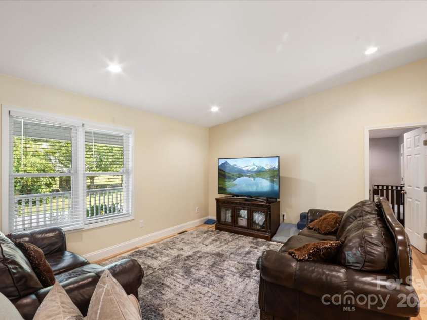 40 Alabama Avenue, Marion, NC 28752.  MLS# CAR4277488, YatesRealty ID 3181. 