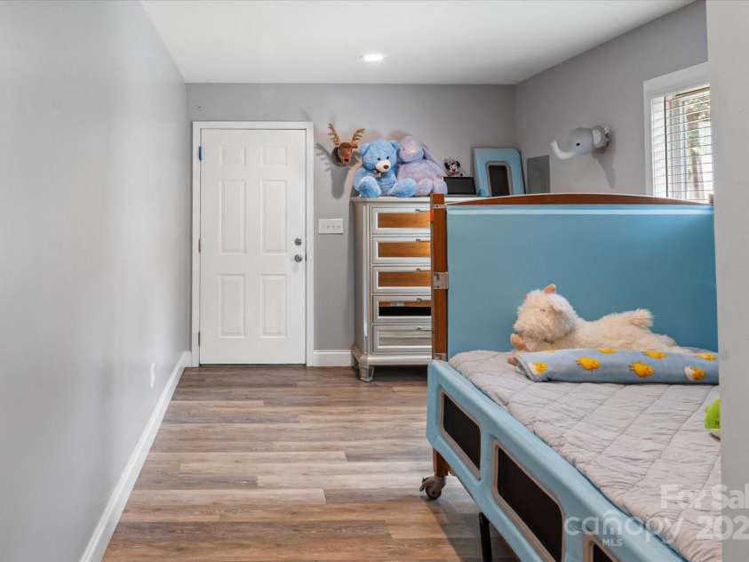 40 Alabama Avenue, Marion, NC 28752.  MLS# CAR4277488, YatesRealty ID 3181. 