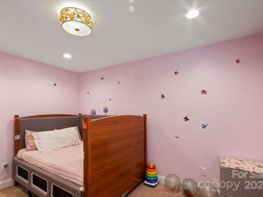 40 Alabama Avenue, Marion, NC 28752.  MLS# CAR4277488, YatesRealty ID 3181. 