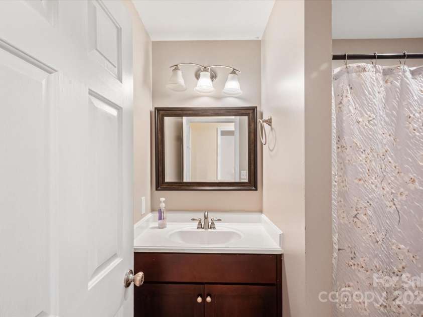 40 Alabama Avenue, Marion, NC 28752.  MLS# CAR4277488, YatesRealty ID 3181. 