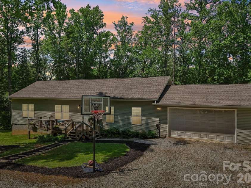 51 Hermit Springs Trail, Hendersonville, NC 28739.  MLS# CAR4394272, YatesRealty ID 31810. 