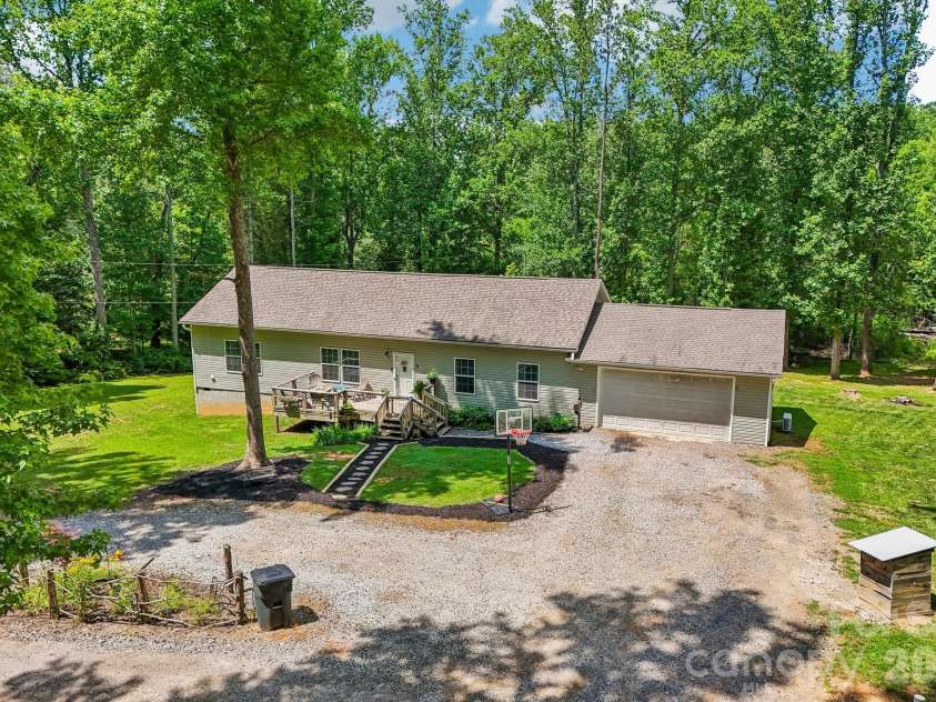 51 Hermit Springs Trail, Hendersonville, NC 28739.  MLS# CAR4394272, YatesRealty ID 31810. 