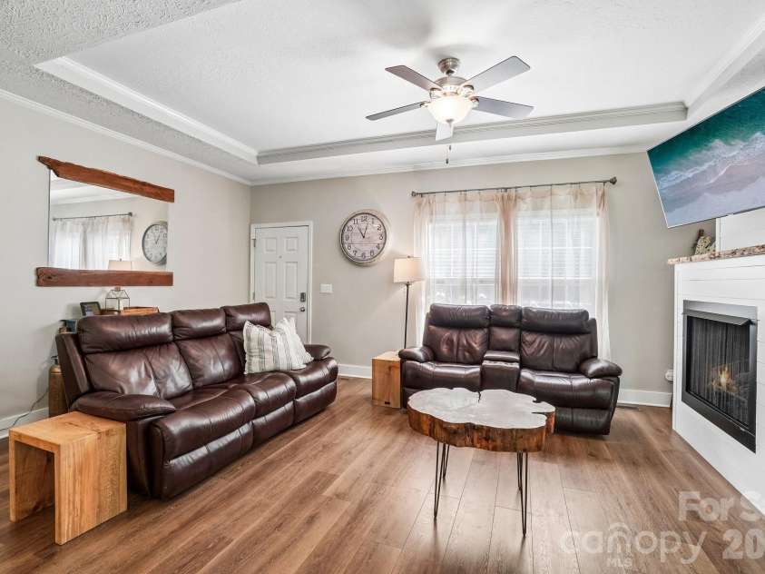 51 Hermit Springs Trail, Hendersonville, NC 28739.  MLS# CAR4394272, YatesRealty ID 31810. 