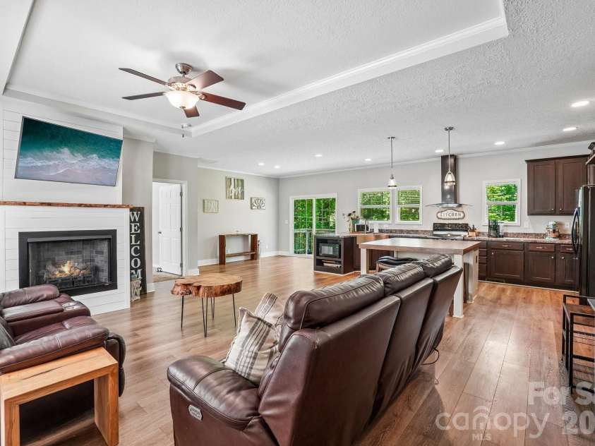 51 Hermit Springs Trail, Hendersonville, NC 28739.  MLS# CAR4394272, YatesRealty ID 31810. 