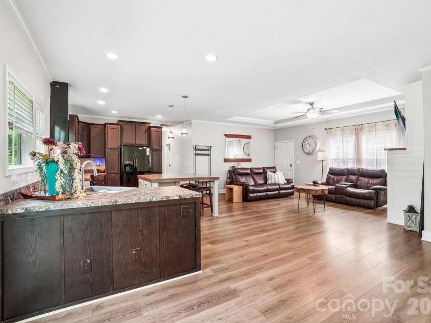 51 Hermit Springs Trail, Hendersonville, NC 28739.  MLS# CAR4394272, YatesRealty ID 31810. 